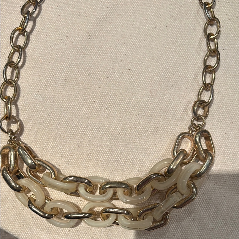 Elegant Gold and Cream Chain Necklace
